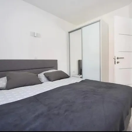 Bluebay Apartments Kustici Exterior photo