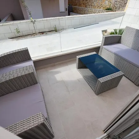 Bluebay Apartments Kustici Exterior photo