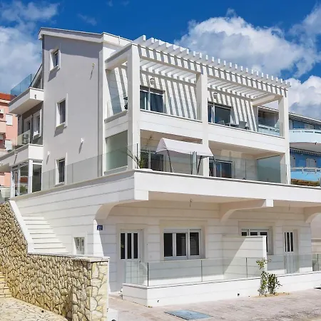 Bluebay Apartments Kustici Exterior photo