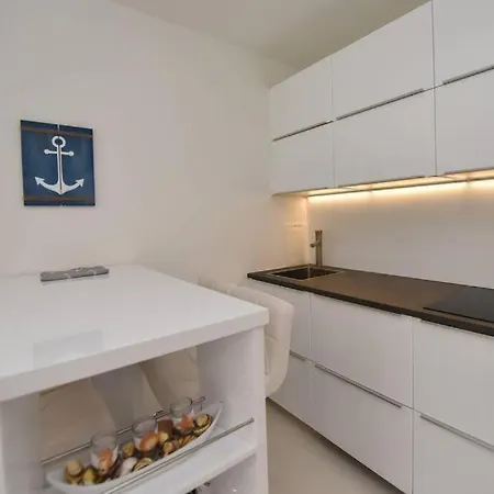 Bluebay Apartments Kustici Exterior photo