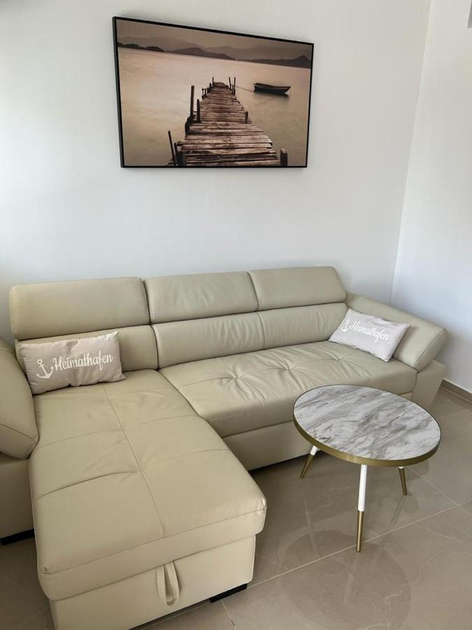 Bluebay Apartment *