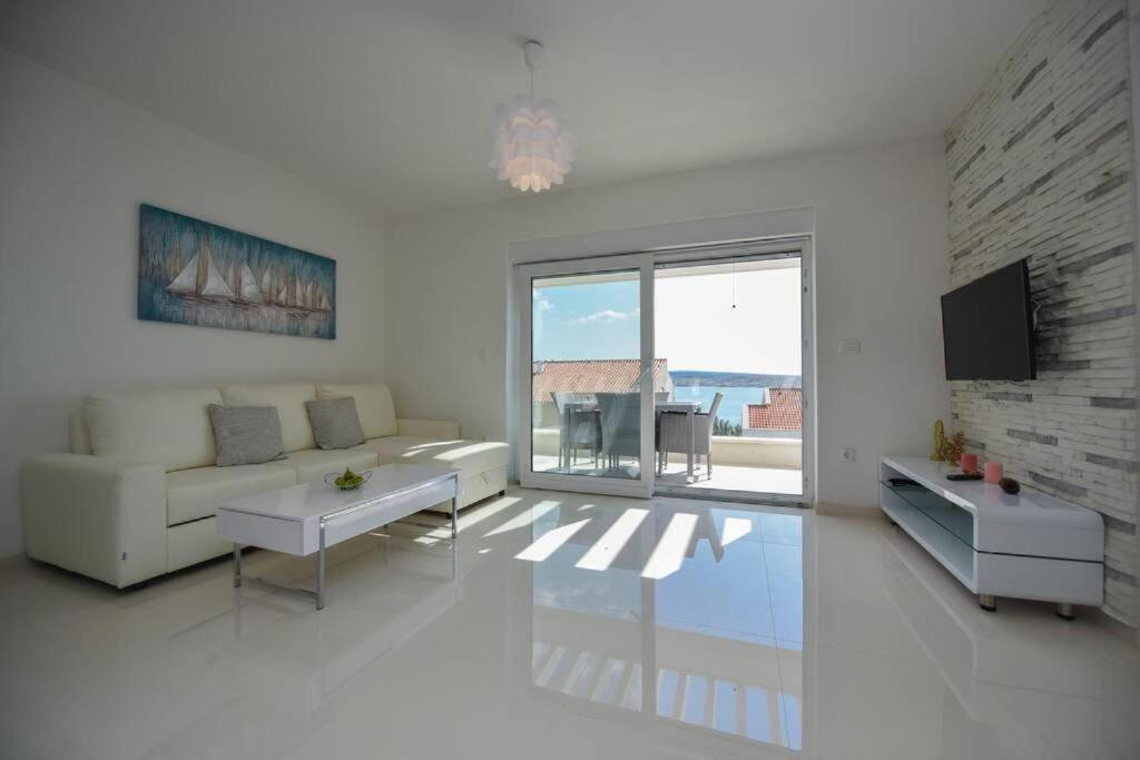 Apartment Bluebay Kustici